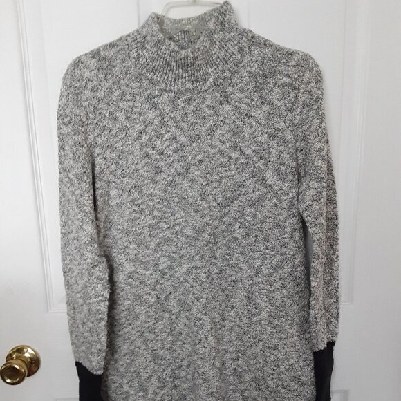 BeanSignature Size Medium Grey Turtleneck Sweater  24" Long Sleeves w/Black Trim - Picture 1 of 5